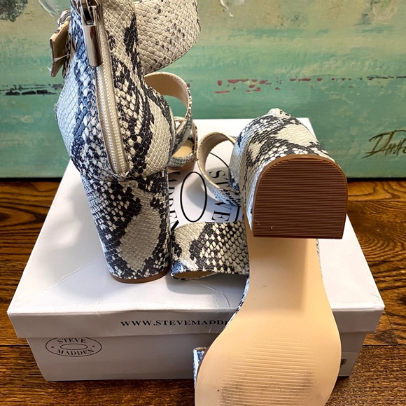Steve Madden Open Toe Snake Sandals - Picture 6 of 6